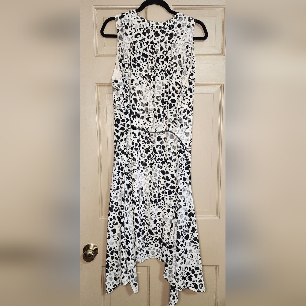 Lane Bryant Black and White Asymmetrical Dress Size 18-20 NWT - Picture 4 of 10